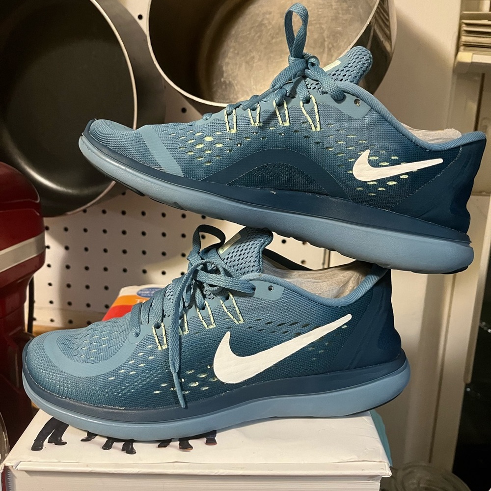 Nike Flex 2017 RUN size 7 Ocean Blue